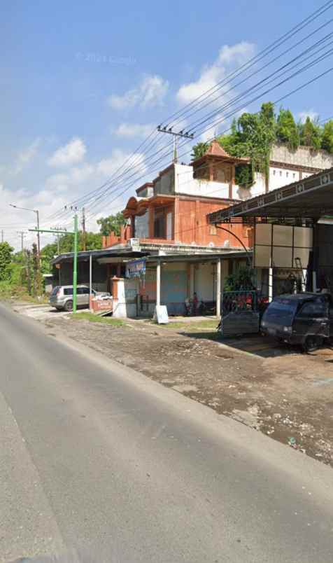 tempat usaha dan rumah