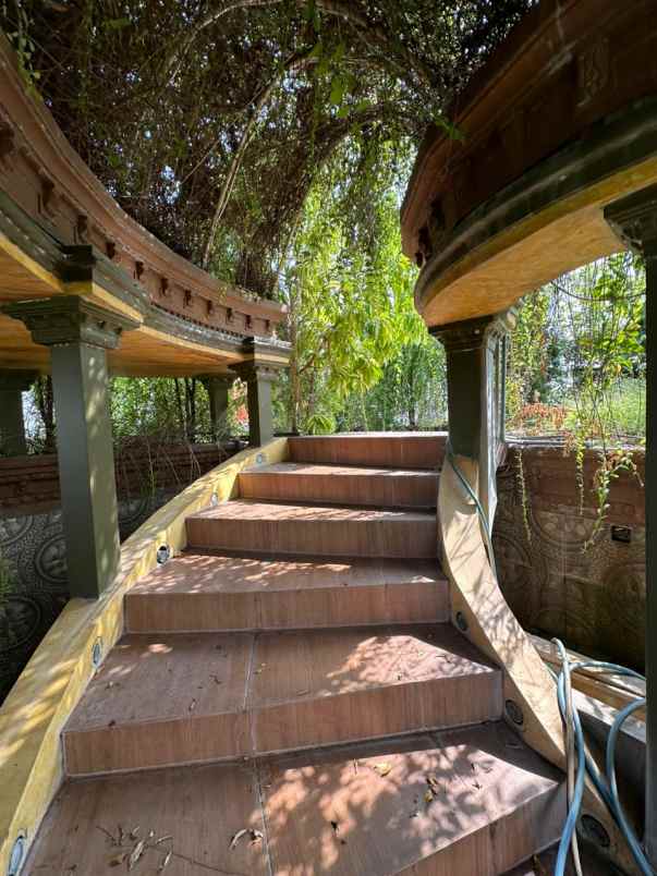 tempat usaha dan rumah