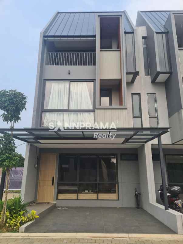 townhouse 3 lantai strategis di pondok labu jak sel