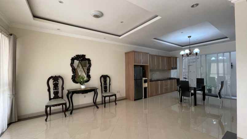 townhouse cilandak tengah fullfurnis spool 275 jt thn