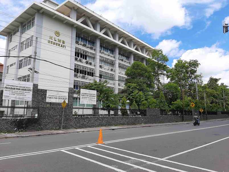 utara kampus ugm tanah kaliurang km 7 bisa cicil