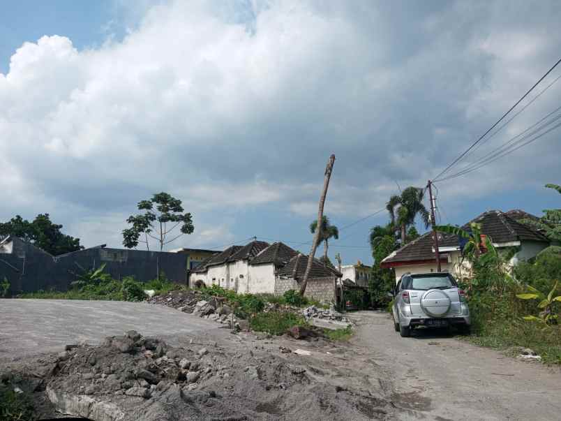 utara kampus ugm tanah kaliurang km 7 bisa cicil