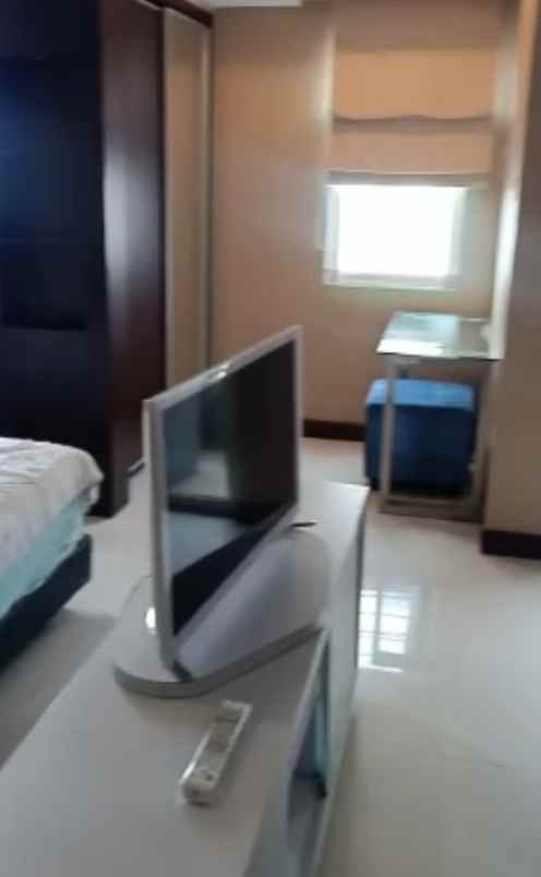 waterplace tower e 2br jadi 1br full furnish murah