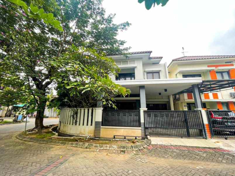 central park ahmad yani rumah kondisi bagus