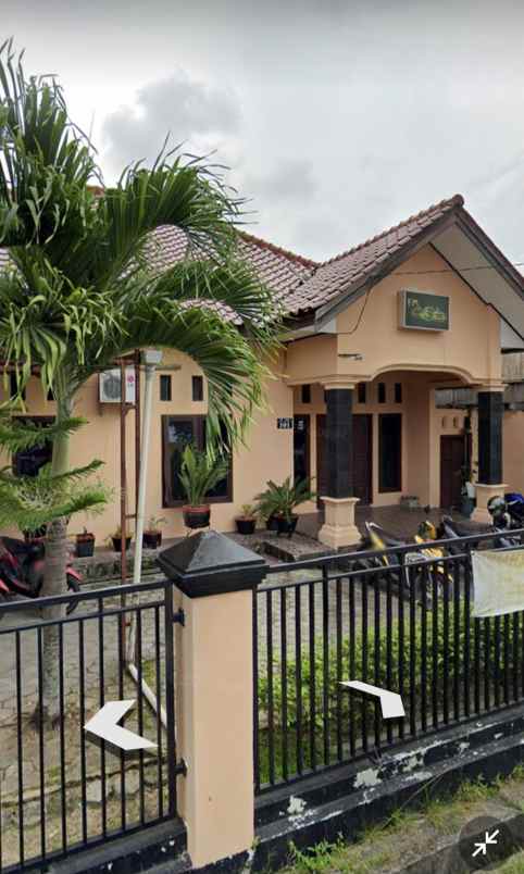 dijual 2 rumah 1 shm