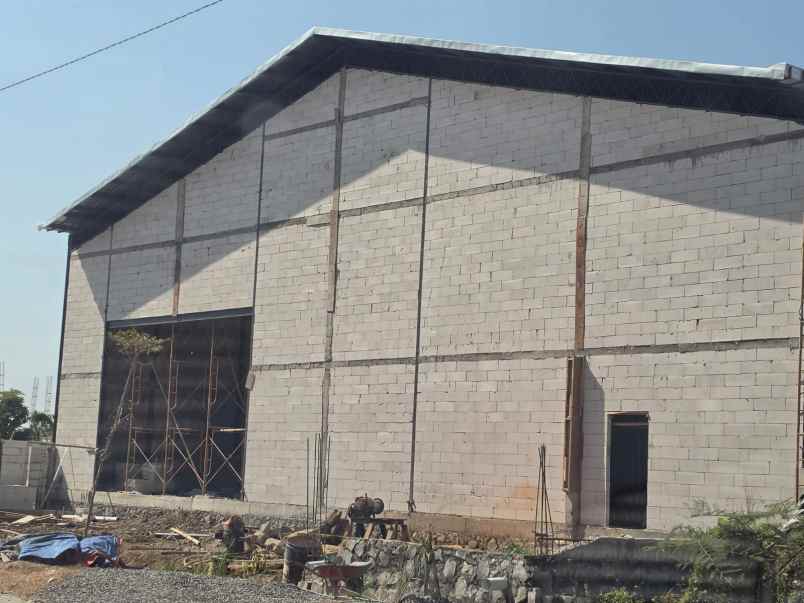 dijual atau disewakan gudang di gatsu krapyak semarang