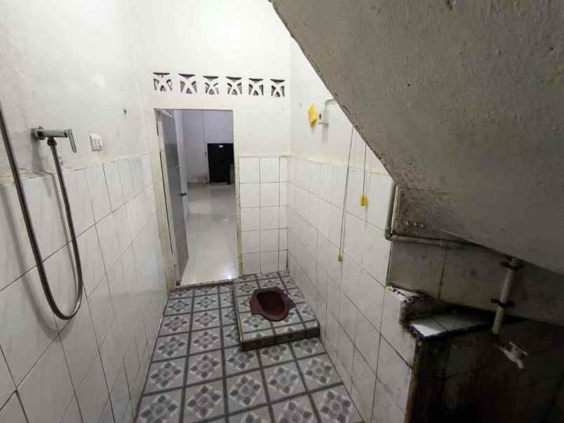 dijual cepat rumah 2 lantai perum damai langgeng