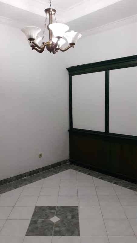 dijual cepat rumah cantik di cinere barat depok