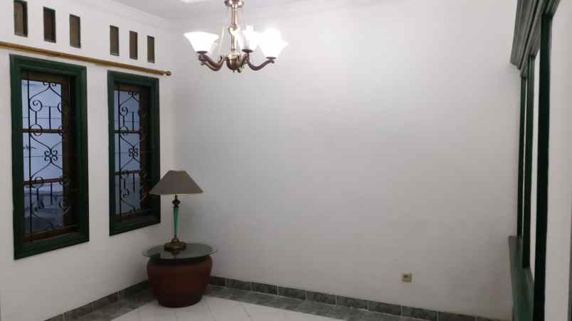 dijual cepat rumah cantik di cinere barat depok