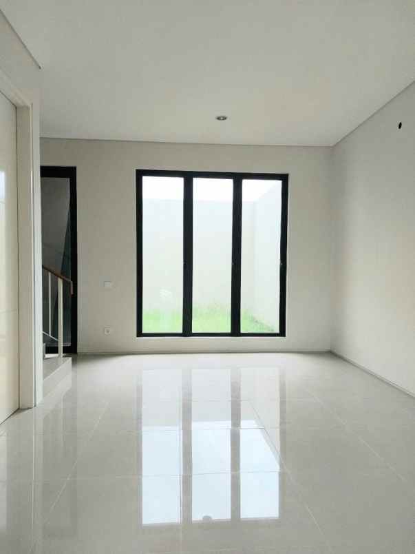 dijual cepat rumah di north west hill citraland