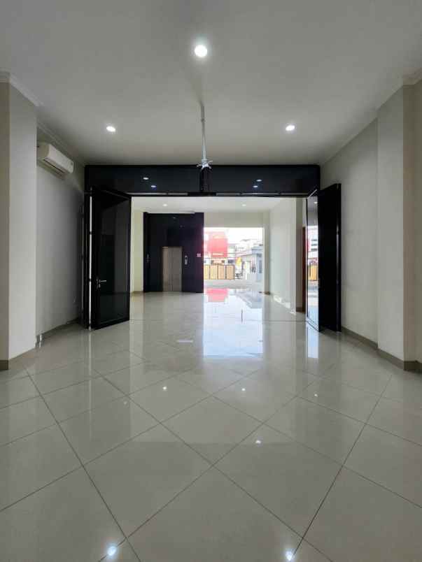 dijual gedung perkantoran lokasi strategis di cilandak