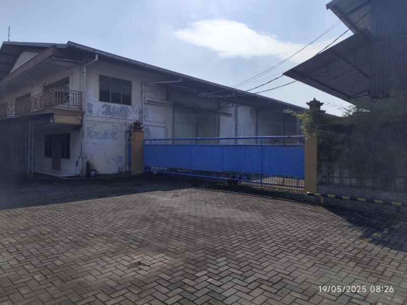 dijual gudang ex pabrik hitung tanah di gresik