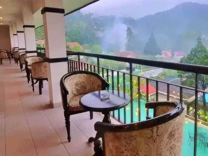 dijual hotel raya puncak cipanas