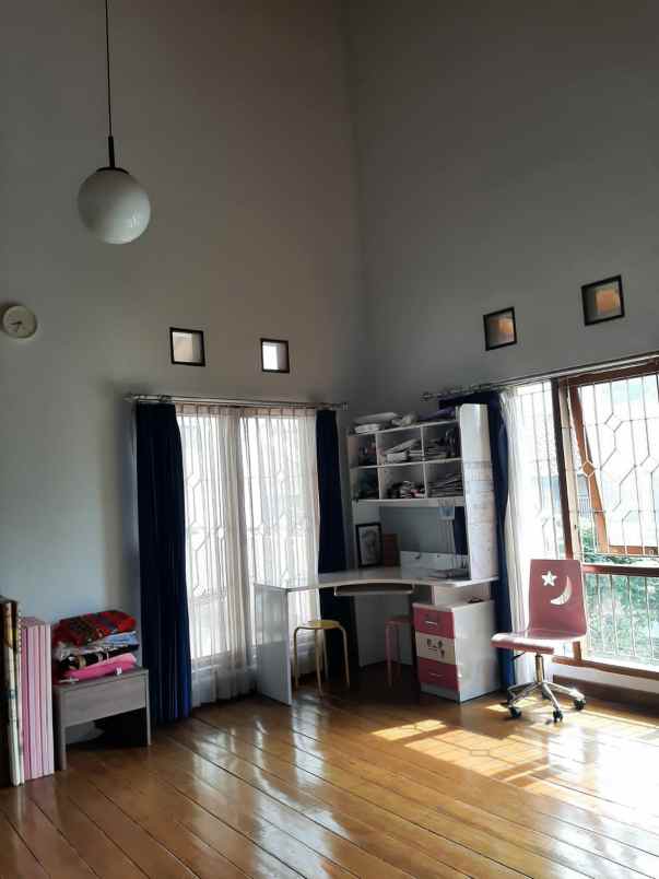 dijual kost cigadung raya barat