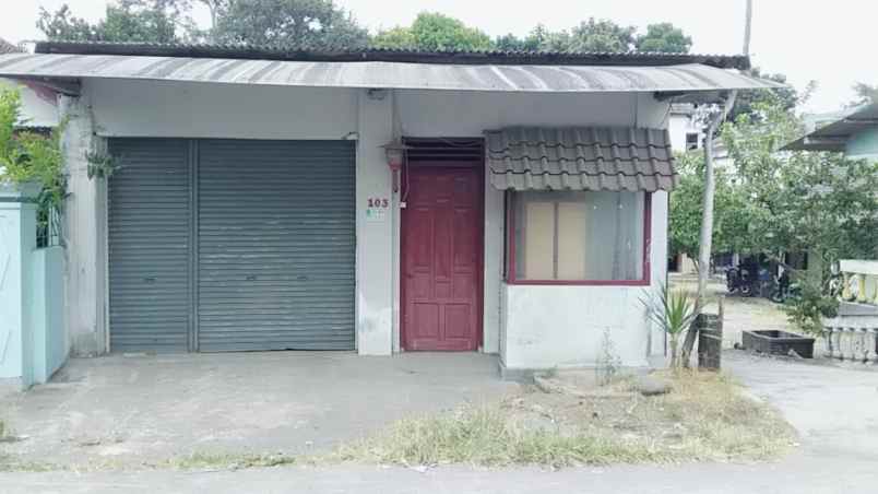 dijual kost jalan onggomertan no103