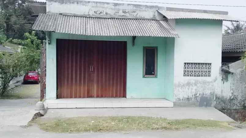 dijual kost jalan onggomertan no103