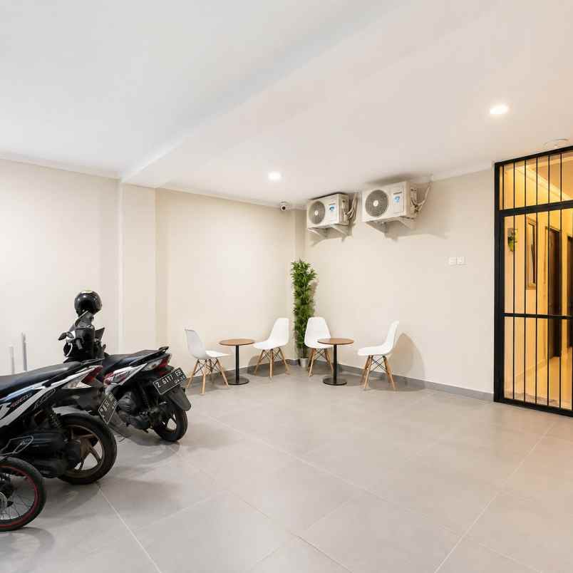 dijual kost keagungan