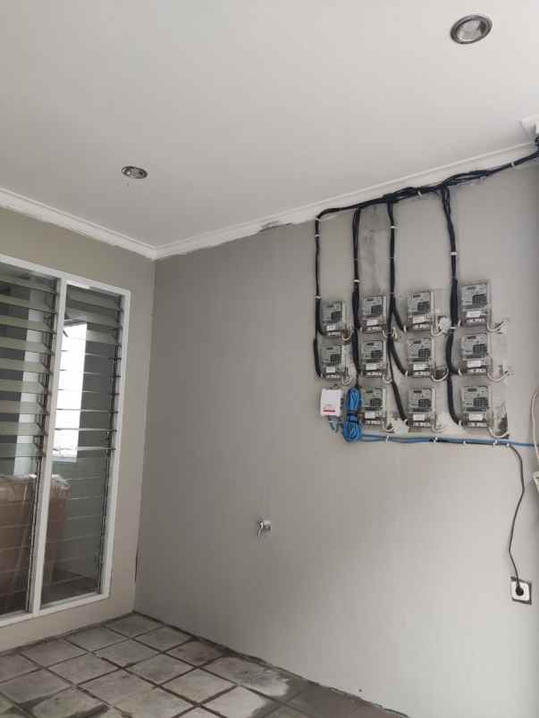 dijual kost kukusan depok