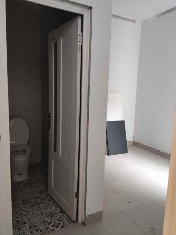 dijual kost kukusan depok