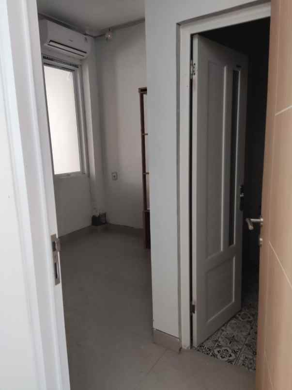 dijual kost kukusan depok