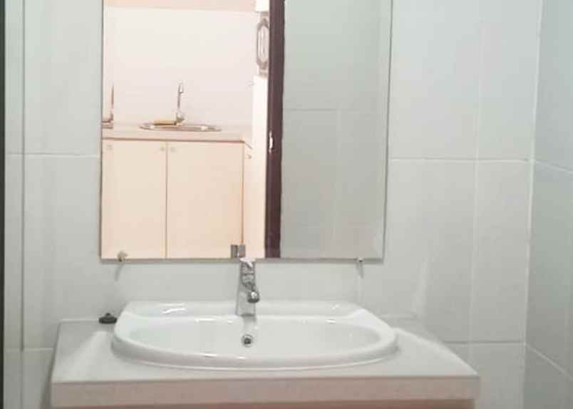 dijual murah apartemen full furnish casa de parco