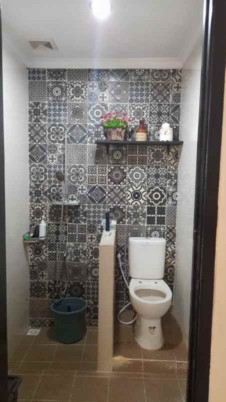 dijual murah rumah hook siap huni cinere timur depok