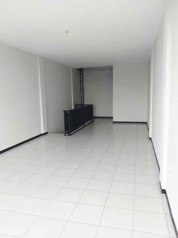 dijual ruko baru gress 3 lantai di raya manyar jaya
