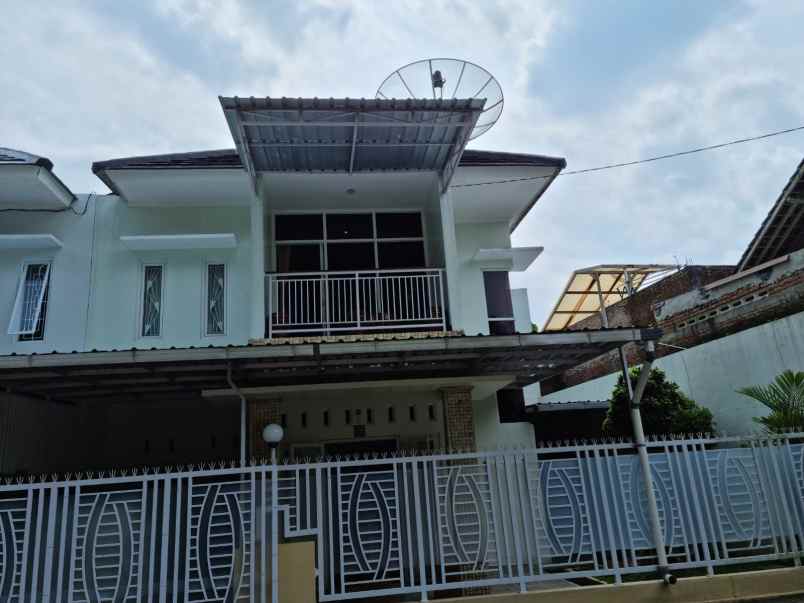 dijual rumah 2 lantai dekat dengan akmil magelang