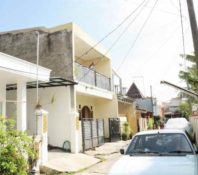 dijual rumah 2 lantai di perumahan bekasi baru
