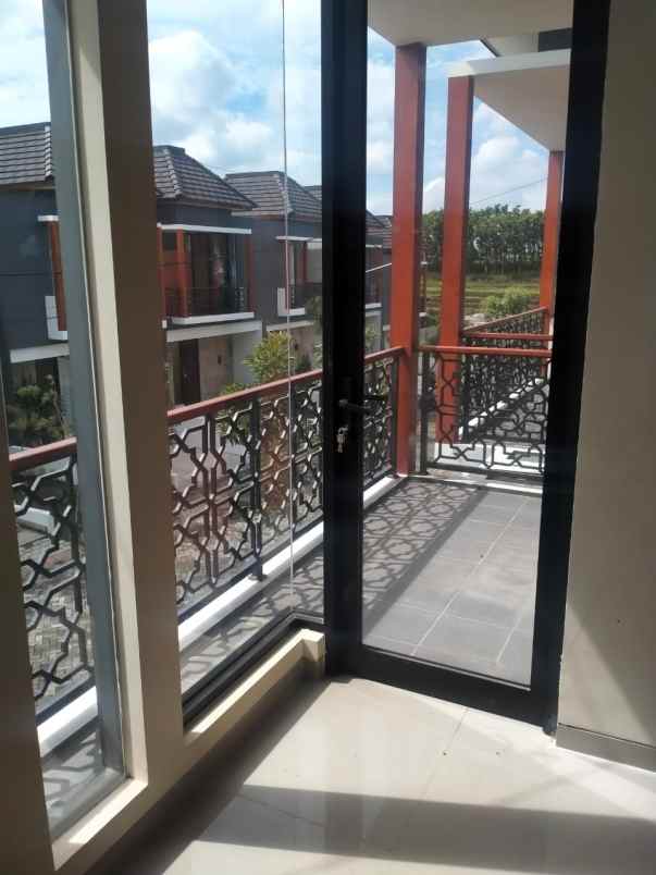 dijual rumah adyna residence