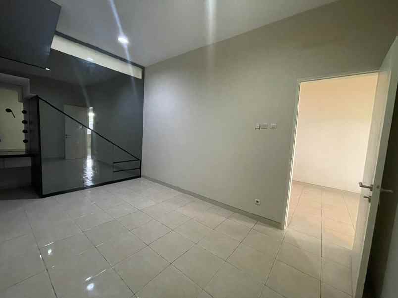 dijual rumah alam galaxy