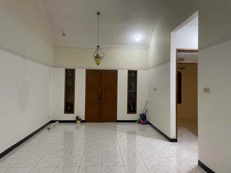 dijual rumah antapani