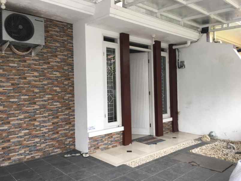 dijual rumah antapani