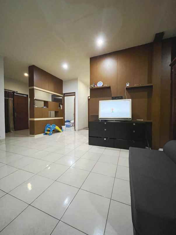 dijual rumah antapani