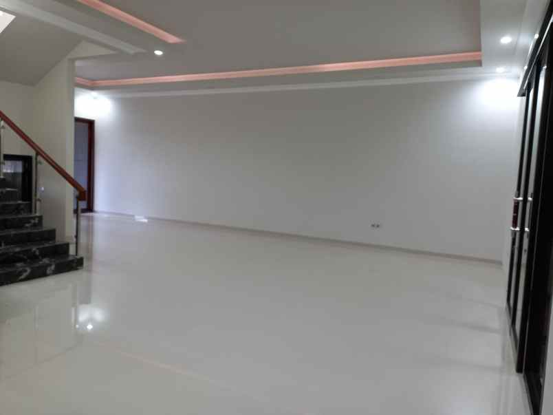 dijual rumah araya valley tiromoyo pakis