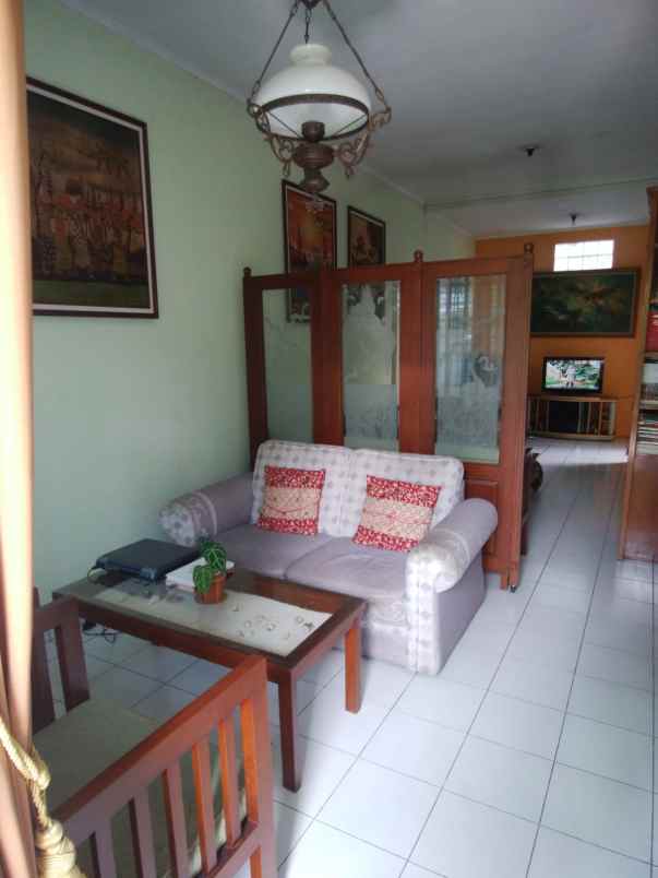 dijual rumah arcamanik endah