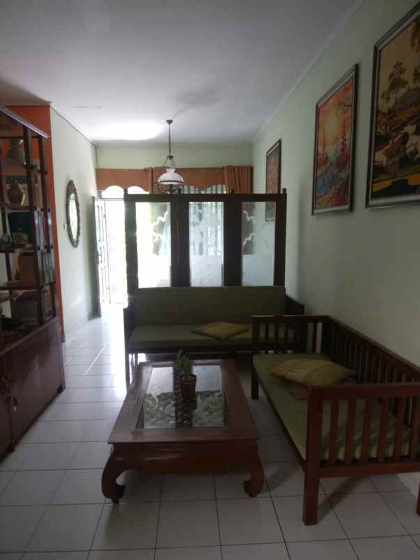 dijual rumah arcamanik endah