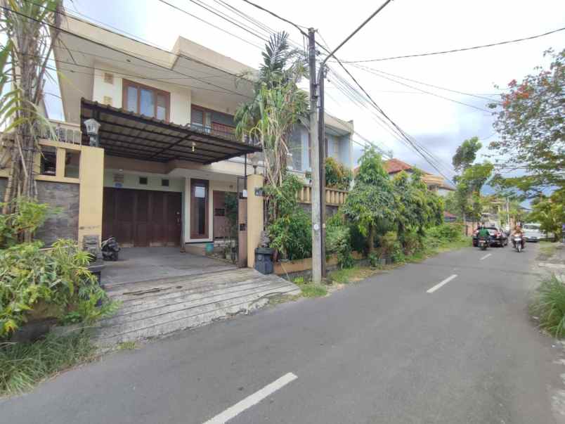 dijual rumah area gatsu tengah denpasar