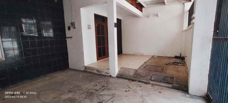 dijual rumah babatan pantai