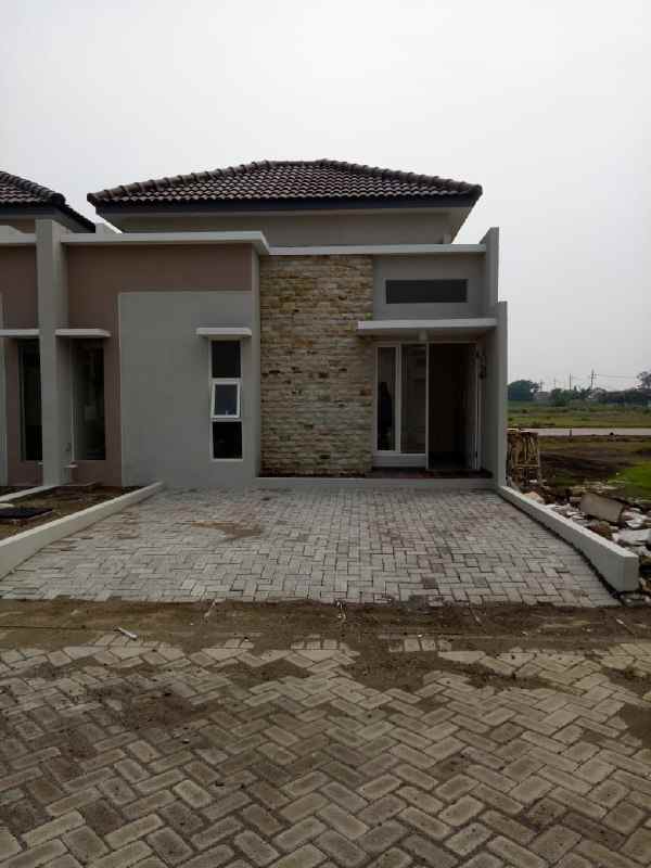 dijual rumah baru gress siap huni newton park sidoarjo