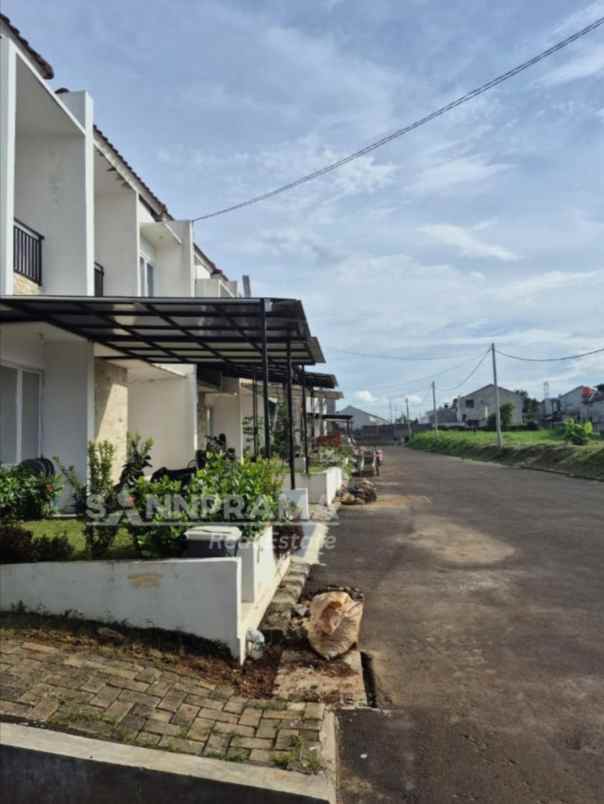 dijual rumah bojongsari serua depok