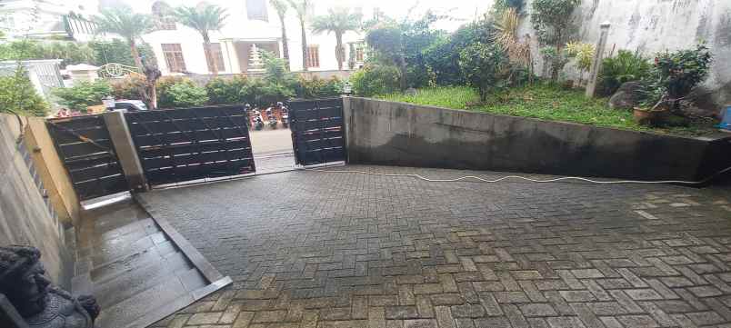 dijual rumah bukit golf pondok indah