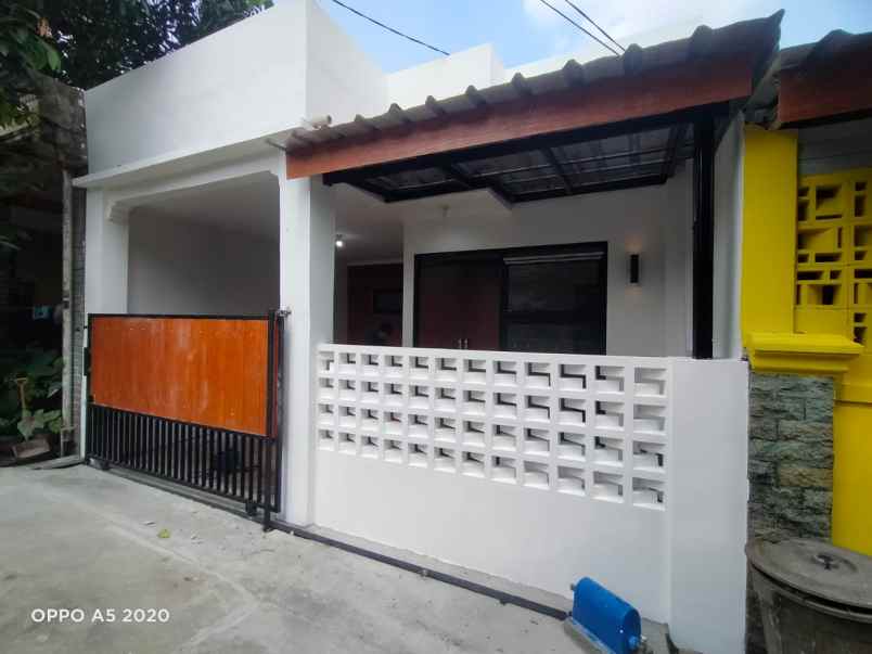 dijual rumah bumi sawangan indah 2