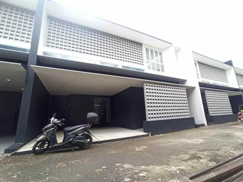 dijual rumah caman kalimalang