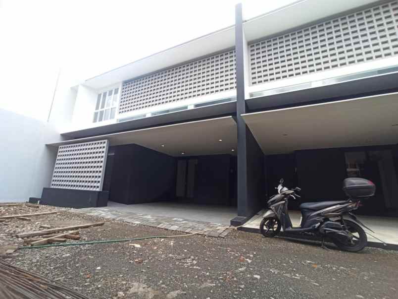 dijual rumah caman kalimalang