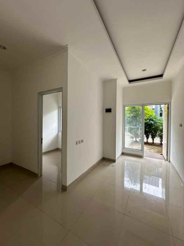 dijual rumah casavera