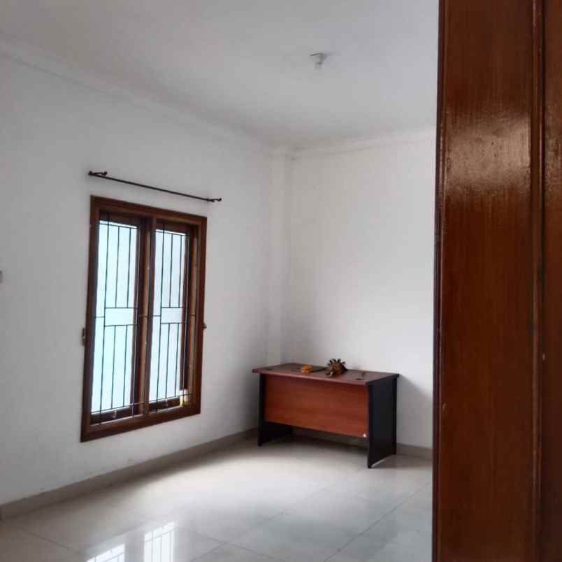 dijual rumah ceger