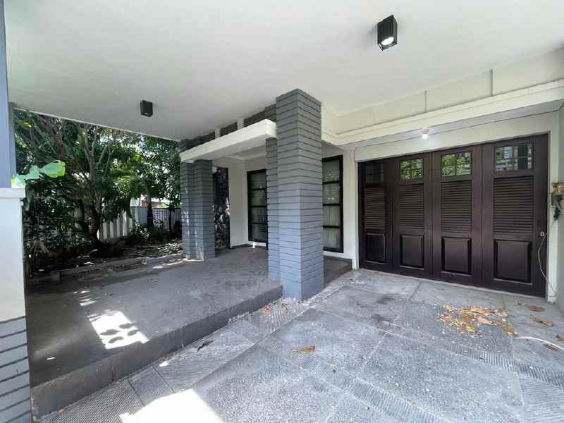 dijual rumah central park ahmad yani