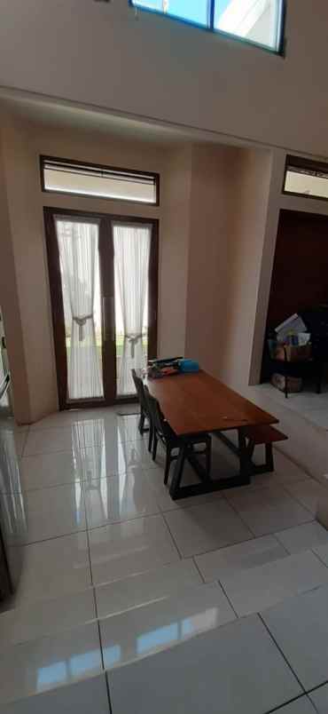 dijual rumah cigadung