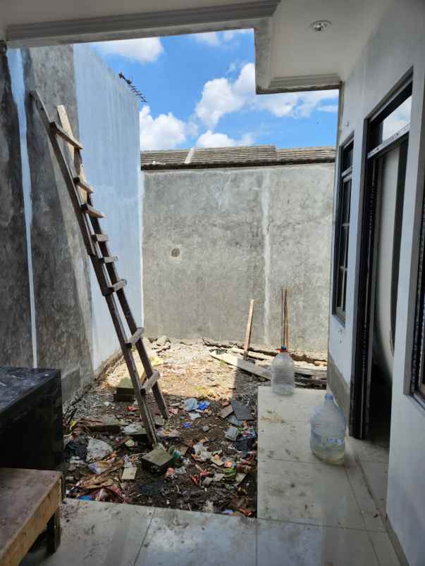 dijual rumah cikoneng